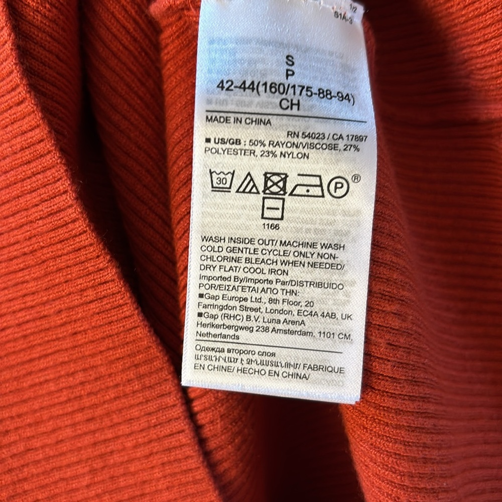 Banana Republic burnt orange polo shirt - Picture 4 of 4